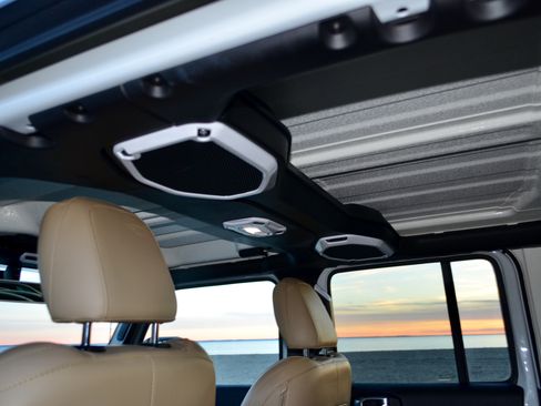 Used 2018 Jeep Wrangler Unlimited Sahara w/ Dual Top Group image 14