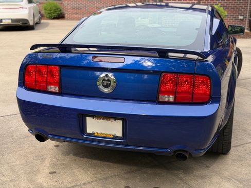 Used 2005 Ford Mustang GT RWD image 4