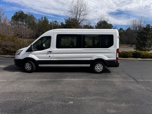 Used 2019 Ford Transit 350 XLT image 4