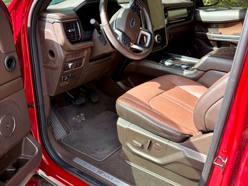 Used 2022 Ford Expedition Max King Ranch image 9