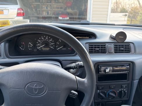 Used 2000 Toyota Camry CE image 12
