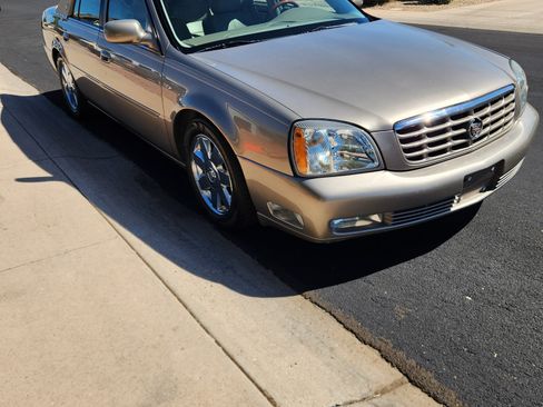 Used 2003 Cadillac De Ville DTS w/ Premium Luxury Package FWD image 1