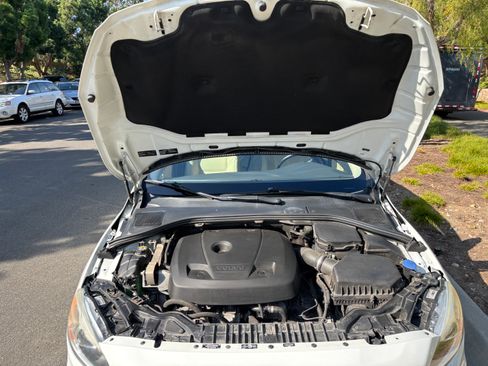 Used 2018 Volvo V60 T5 Dynamic w/ Vision Package image 6