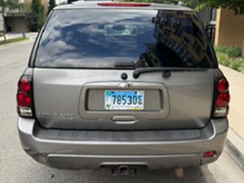 Used 2008 Chevrolet TrailBlazer LT w/ Sun And Sound Package AWD/4WD image 9