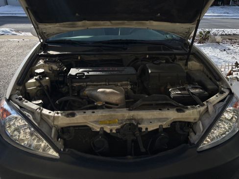 Used 2002 Toyota Camry LE image 9