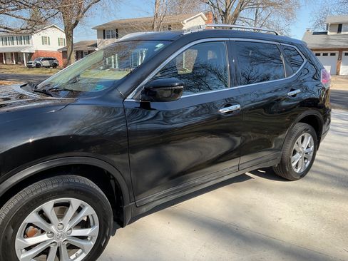 Used 2016 Nissan Rogue SV image 4