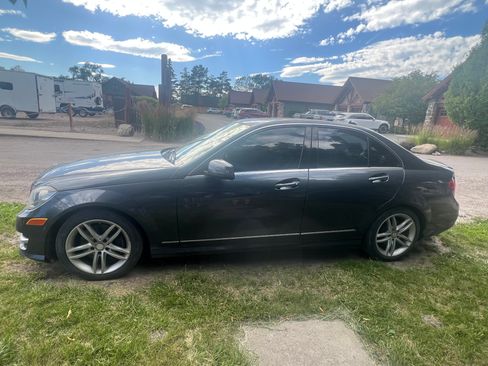 Used 2014 Mercedes-Benz C 300 4MATIC Sedan image 2