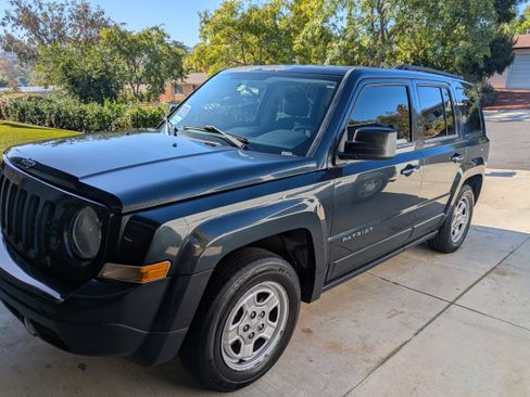 Used 2014 Jeep Patriot Sport w/ Power Value Group image 2