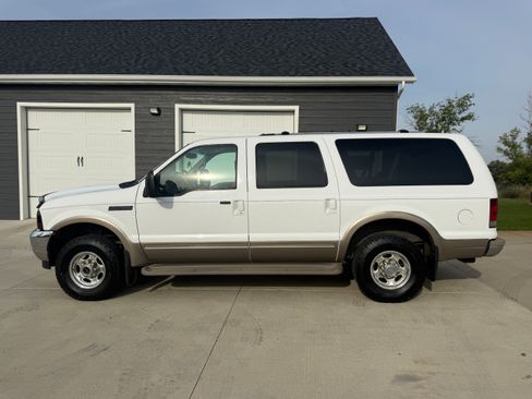 Used 2001 Ford Excursion Limited AWD/4WD image 1