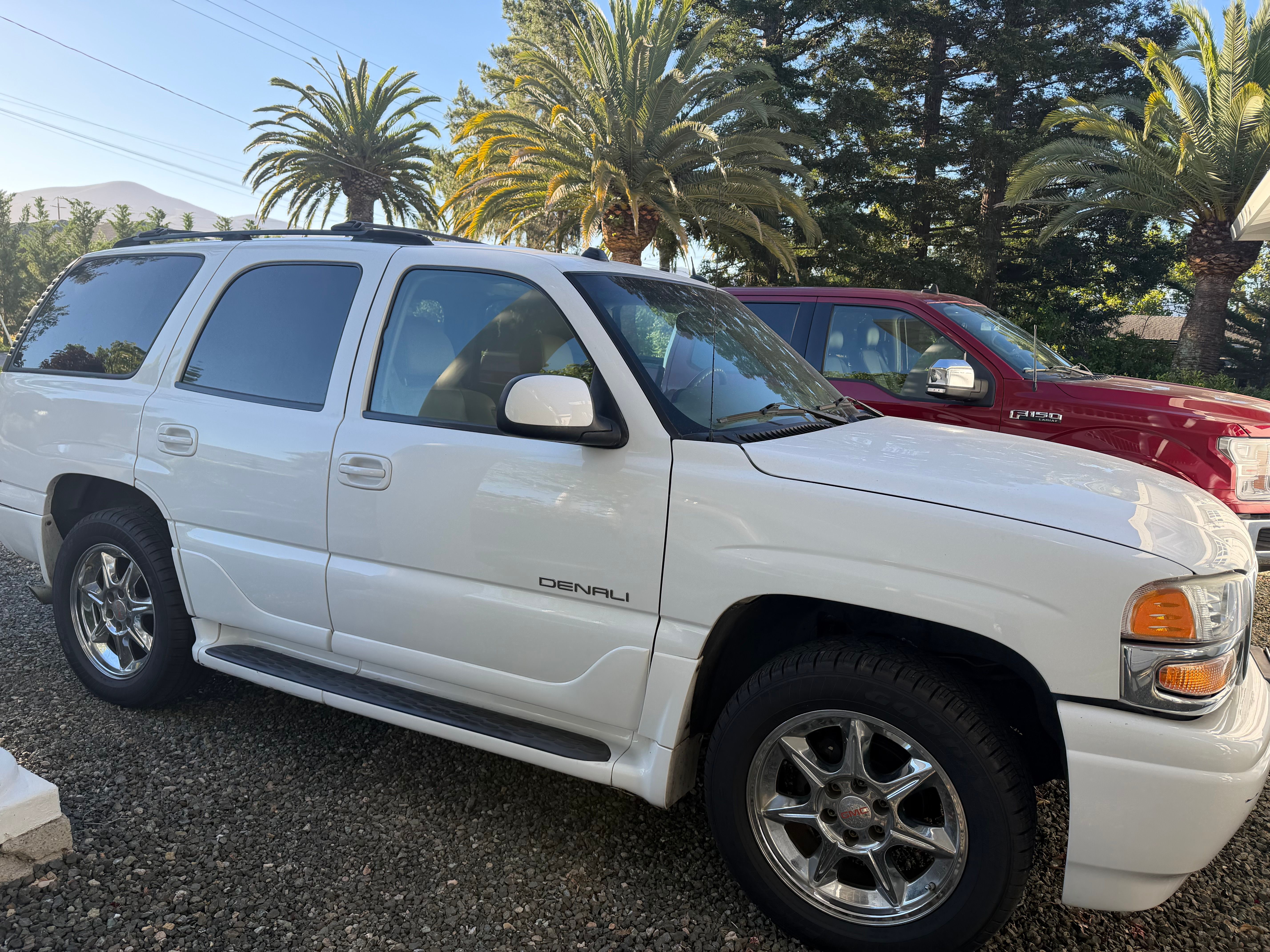 Used 2005 GMC Yukon Denali AWD/4WD image 5
