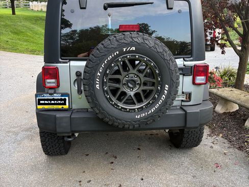Used 2015 Jeep Wrangler Unlimited Sport w/ Quick Order Package 24S AWD/4WD image 4