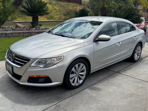Used 2010 Volkswagen CC Sport FWD image 1