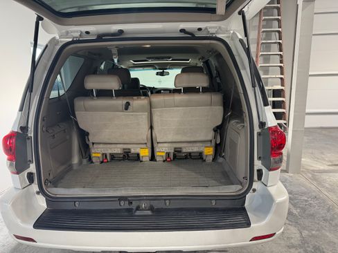 Used 2006 Toyota Sequoia Limited image 8
