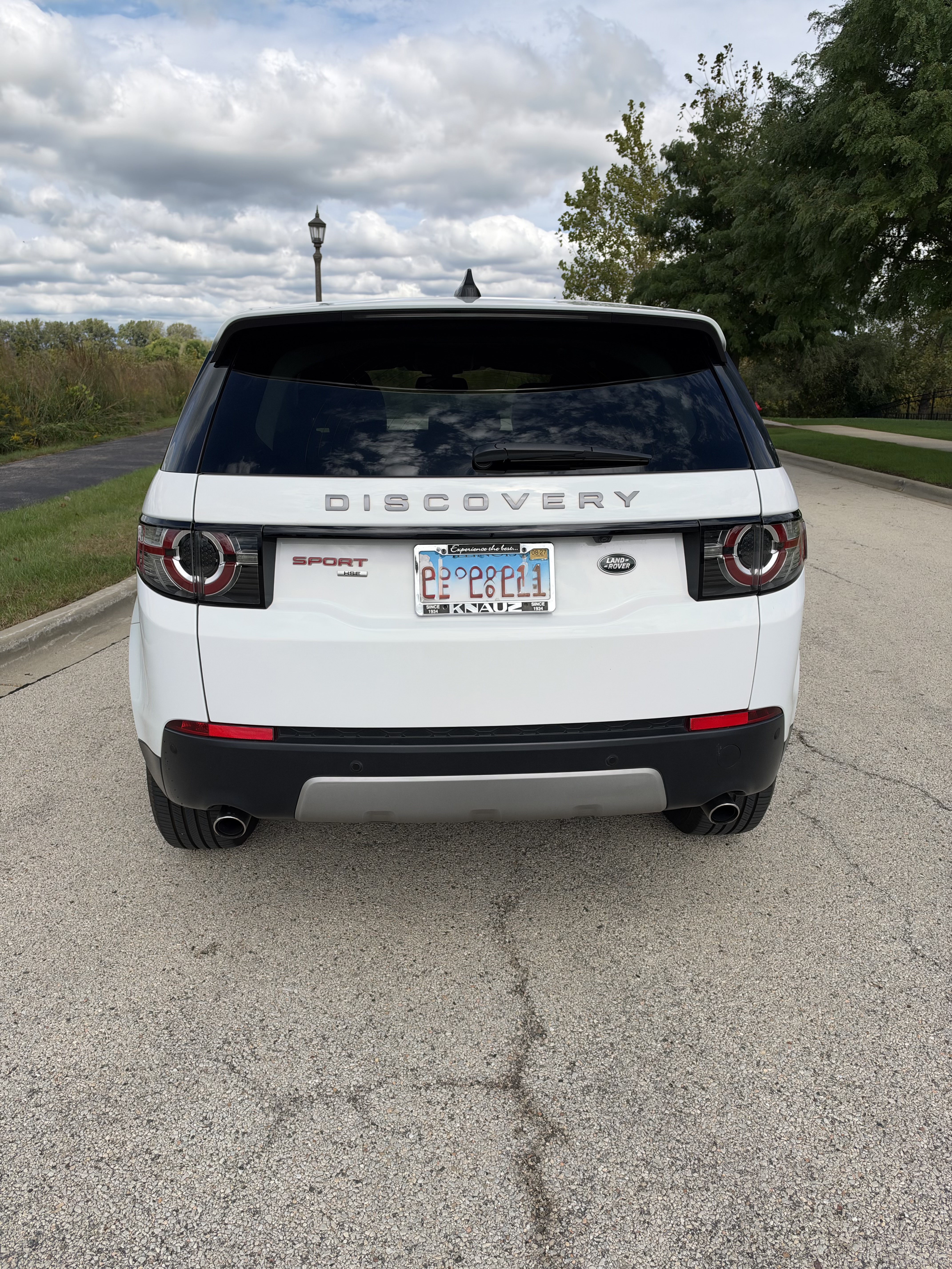 Used 2017 Land Rover Discovery Sport HSE AWD/4WD image 8