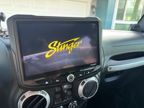 Used 2014 Jeep Wrangler Unlimited Sahara w/ Connectivity Group image 13