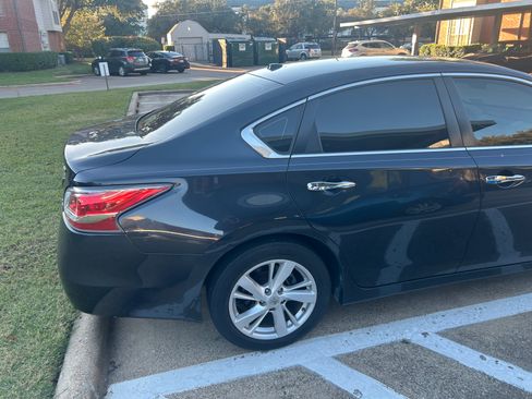 Used 2015 Nissan Altima 2.5 SV image 4