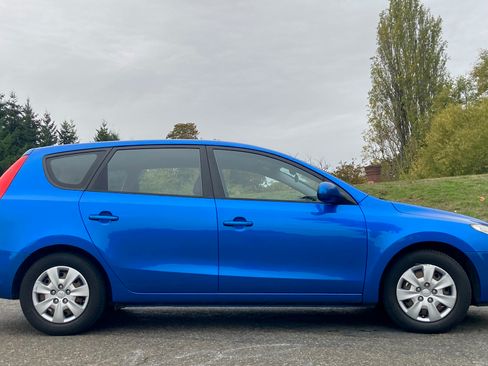 Used 2010 Hyundai Elantra GLS image 9