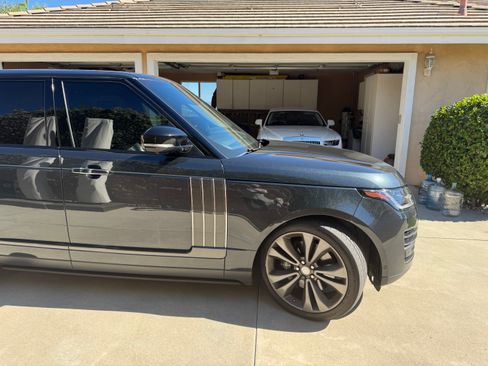 Used 2020 Land Rover Range Rover SV Autobiography Dynamic image 2