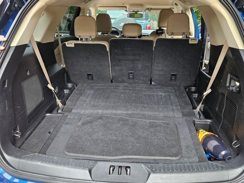 Used 2021 Ford Explorer Limited w/ Equipment Group 301A image 6