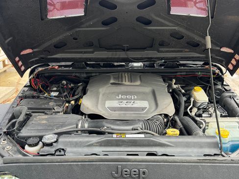 Used 2015 Jeep Wrangler Unlimited Sport w/ Quick Order Package 24S image 17