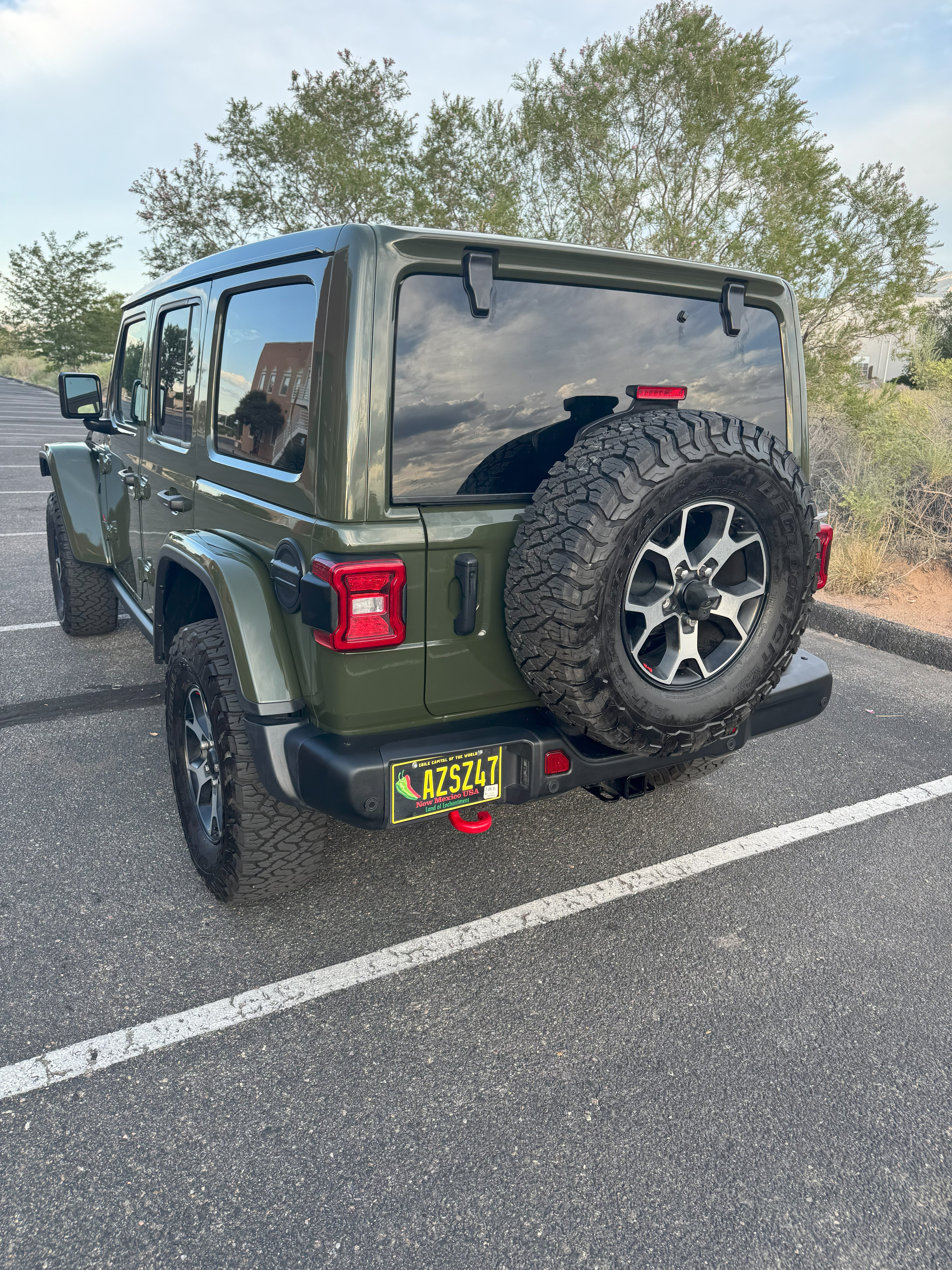 Used 2021 Jeep Wrangler Unlimited Rubicon AWD/4WD image 2
