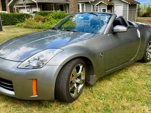 Used 2006 Nissan 350Z Grand Touring RWD image 11