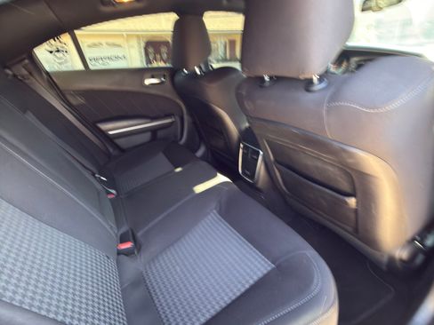 Used 2019 Dodge Charger Scat Pack w/ Navigation & Travel Group image 9