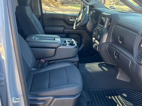 Used 2024 Chevrolet Silverado 1500 Custom image 8