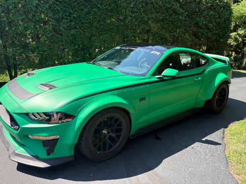 Used 2021 Ford Mustang GT Premium w/ GT Performance Package RWD image 2