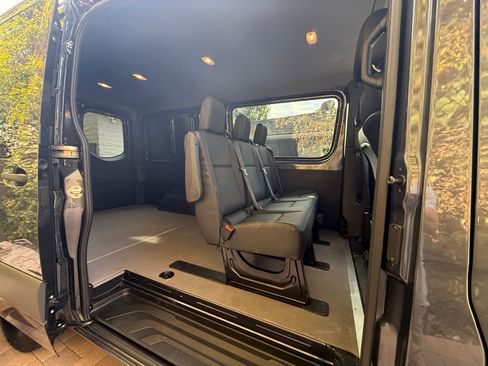 Used 2024 Mercedes-Benz Sprinter 2500 image 4