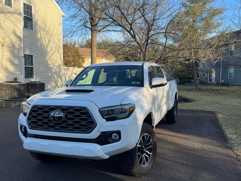 Used 2022 Toyota Tacoma TRD Sport image 6
