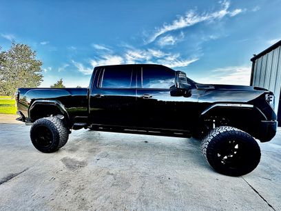 Used 2025 GMC Sierra 2500 AT4 w/ AT4 Premium Plus Package