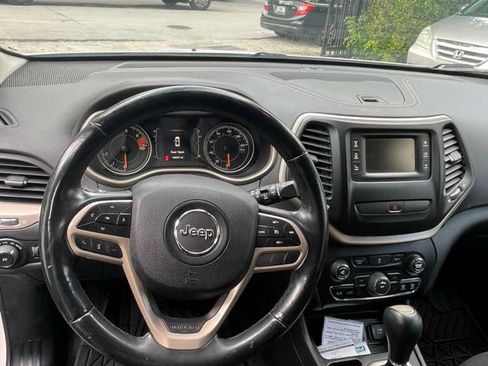 Used 2017 Jeep Cherokee Latitude image 13