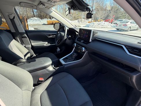 Used 2024 Toyota RAV4 XLE w/ Convenience Package image 11