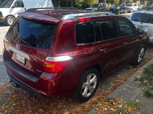 Used 2010 Toyota Highlander Limited image 21