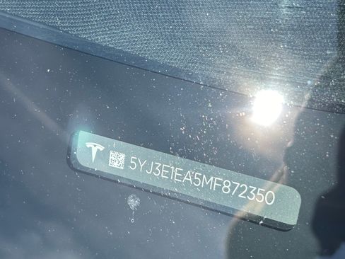 Used 2021 Tesla Model 3 Standard Range Plus image 16