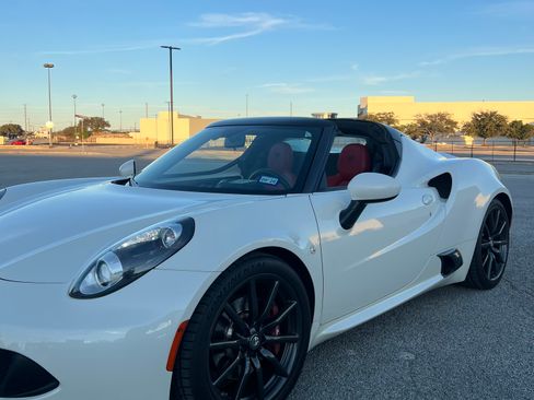 Used 2016 Alfa Romeo 4C Spider image 12