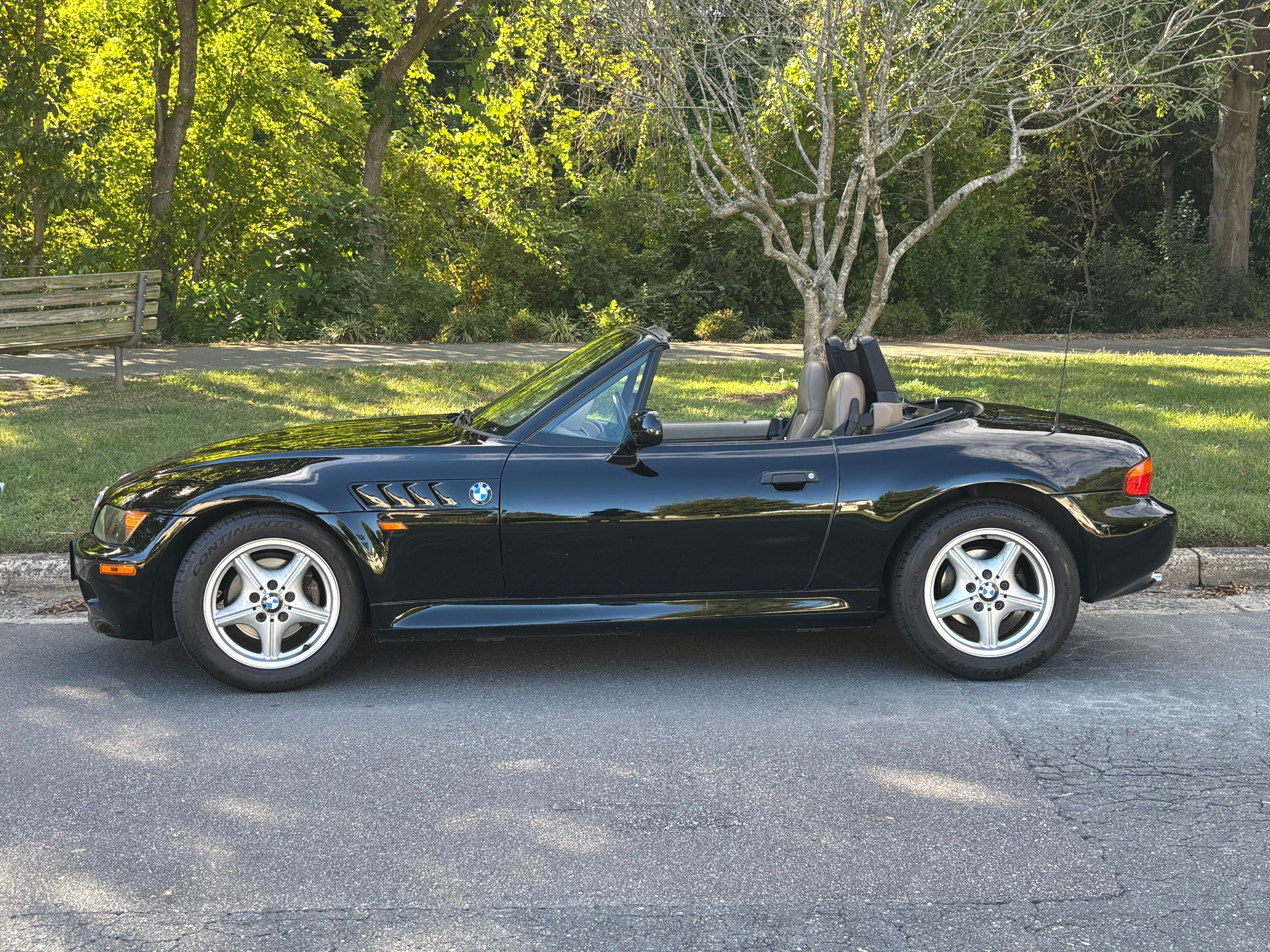 Used 1998 BMW Z3 1.9 RWD image 1