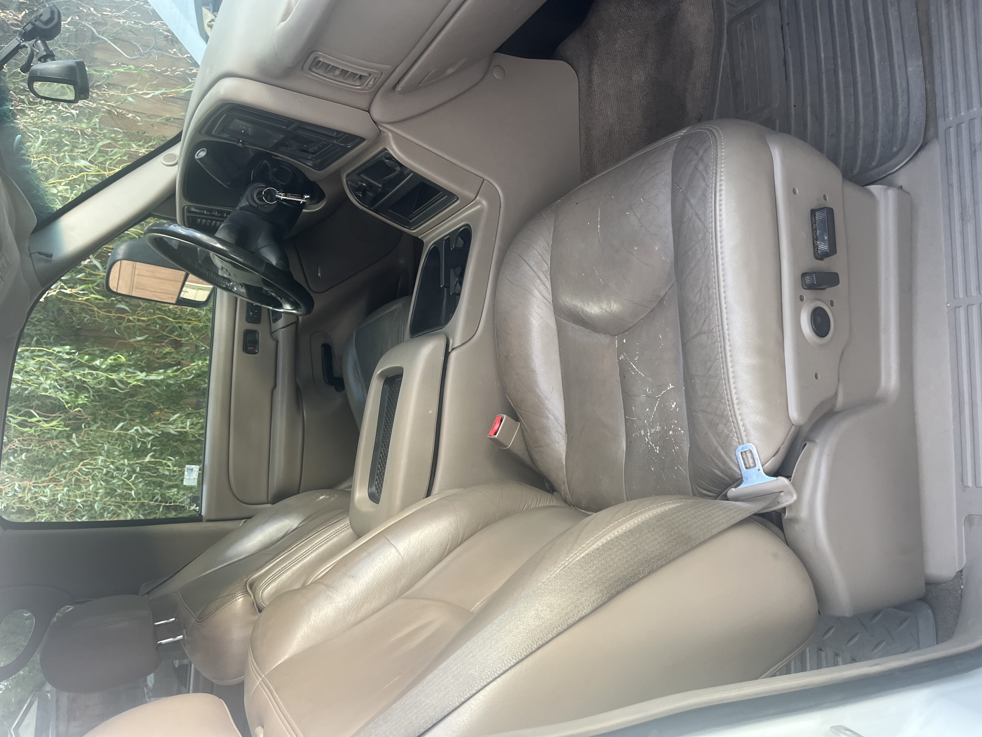 Used 2004 Chevrolet Silverado 2500 LT AWD/4WD image 9