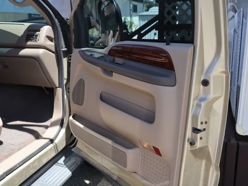 Used 2000 Ford F350 2WD Crew Cab Super Duty image 22