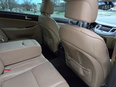 Used 2009 Hyundai Genesis 4.6 w/ Technology Pkg 5 image 5