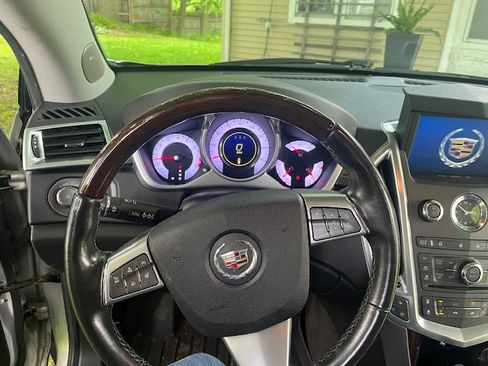 Used 2012 Cadillac SRX Premium image 16