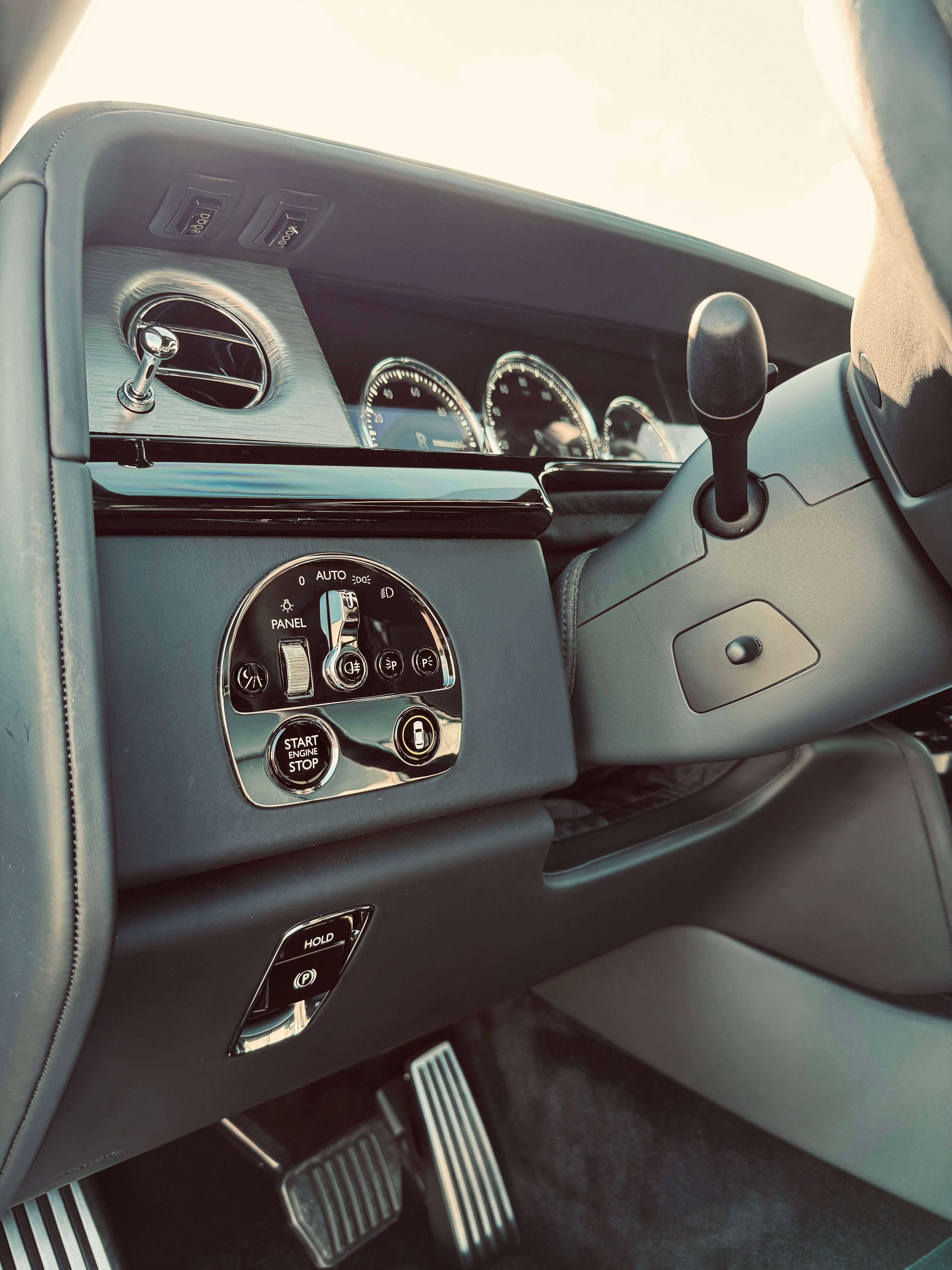 Used 2022 Rolls-Royce Phantom Sedan w/ The Phantom Package RWD image 17