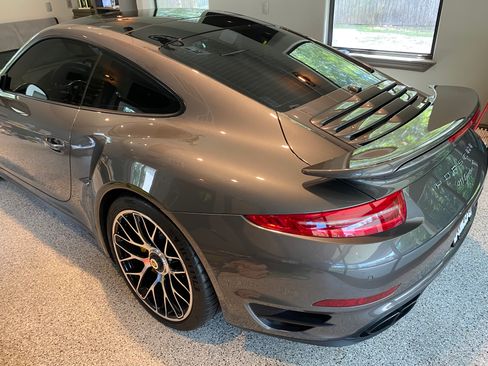 Used 2015 Porsche 911 Turbo S image 4