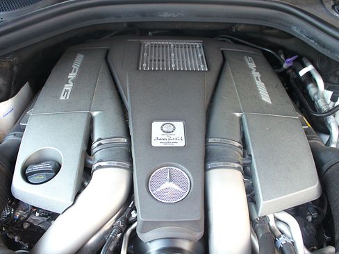 Used 2017 Mercedes-Benz GLS 63 AMG 4MATIC image 30