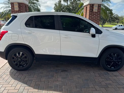 Used 2017 Chevrolet Trax LS image 8