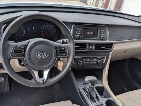 Used 2017 Kia Optima LX FWD image 11