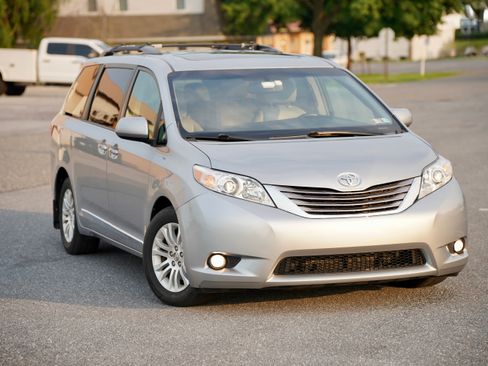 Used 2016 Toyota Sienna XLE w/ Protection Package FWD image 1