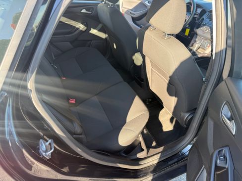 Used 2015 Ford Focus SE image 8