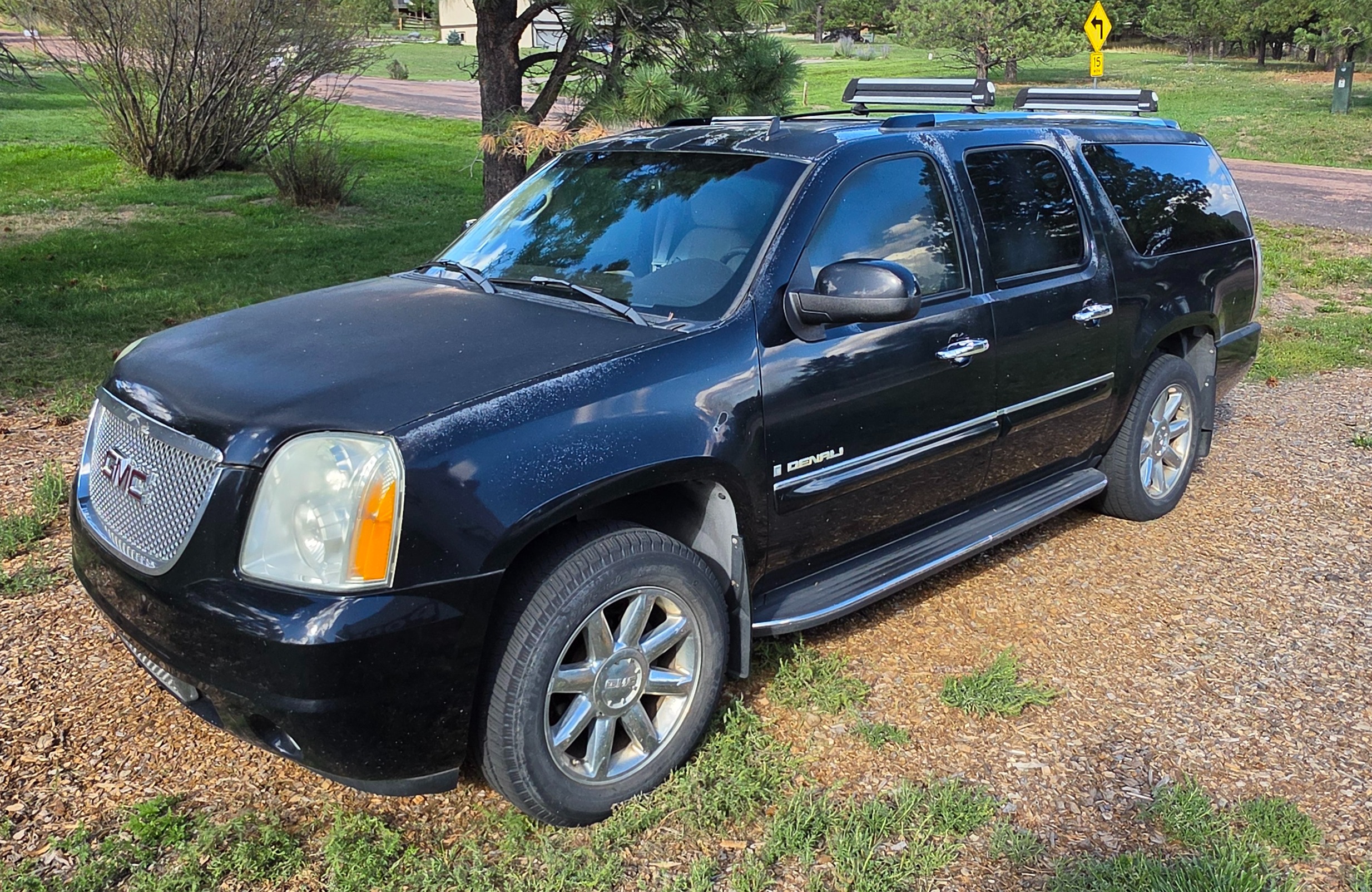 Used 2007 GMC Yukon XL Denali AWD/4WD image 1